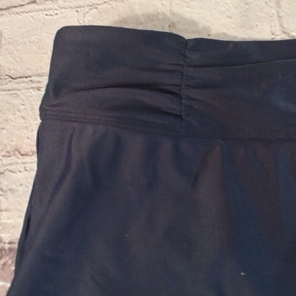 Athleta Skort Black NWT Shirred Band Swim Skort Chlorine Resistant Large - Picture 10 of 10